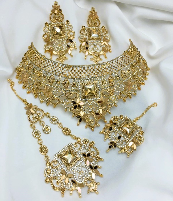 Pakistani Bridal Necklace Jewelry Set with Earrings, Teeka and Jhumar  (ZV:1649) 