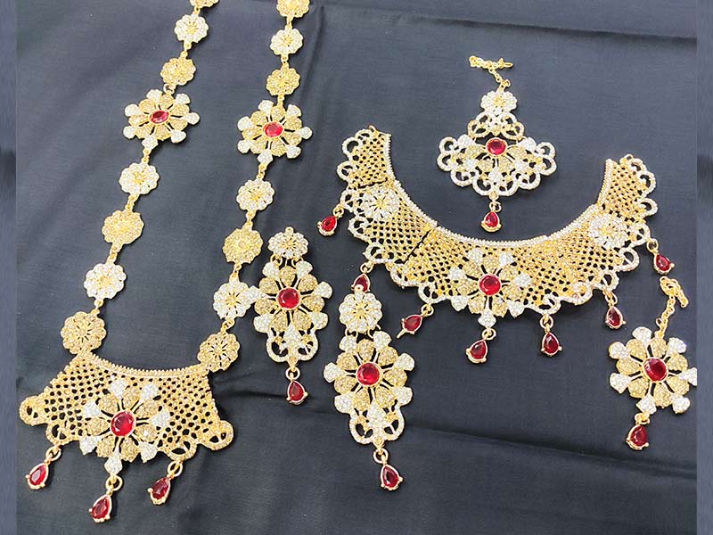 Ethnic Bridal Collar Choker Necklace Set with Earrings Jhummar and Tikka