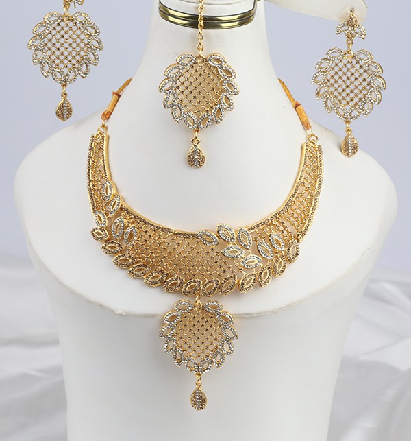 Artificial deals jewellery design