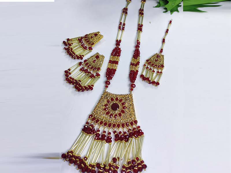 Maroon Zircon Mala Wedding Necklace Set With Earrings and Bindia (ZV:1584) Maroon Zircon Mala Wedding Necklace Set With Earrings and Bindia (ZV:1584)