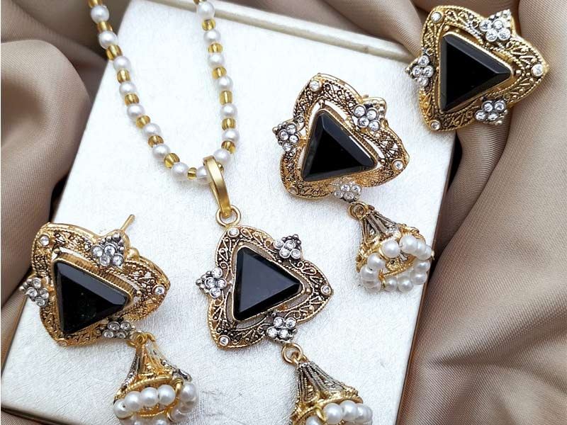 Beautiful Egyptian Jewelry Set With Earring & Ring