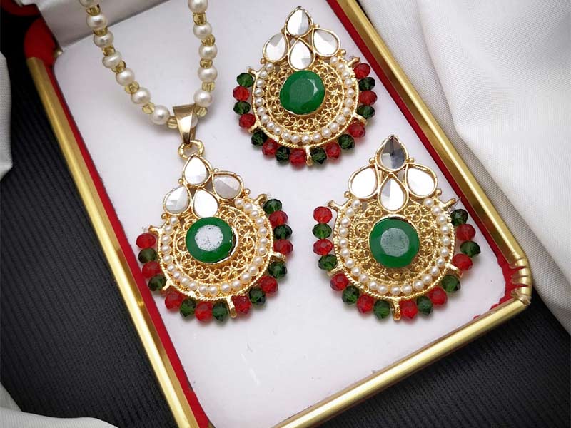 Chain set with Earring Chain set with Earring