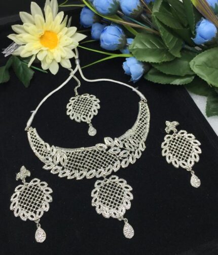 Stylish Silver Apple Necklace Jewelry Set With Earrings and Bindia (ZV:3106)