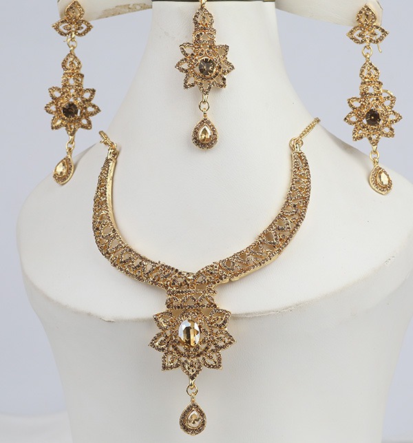 Golden Necklace Set Golden Necklace Set