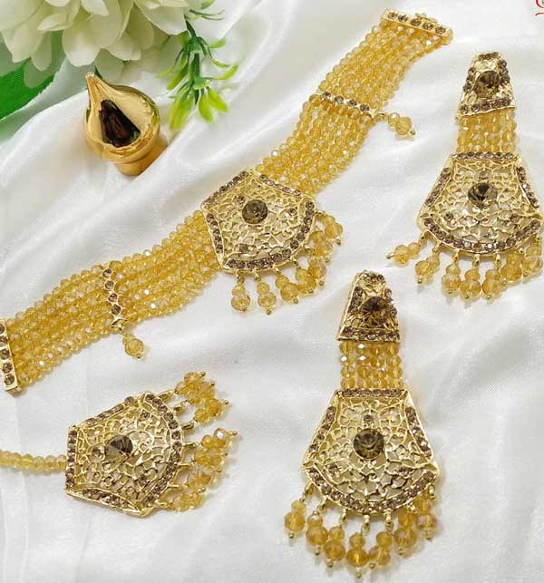 Beautiful Necklace Set With Earring Matha Patti Beautiful Necklace Set With Earring Matha Patti