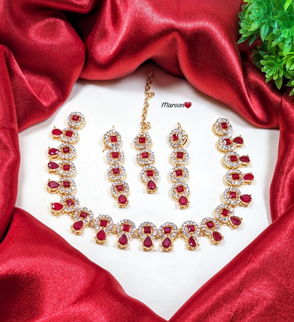 Stylish Maroon Zircon Necklace Jewelry Set with Earrings and Bindia (ZV:4821) Stylish Maroon Zircon Necklace Jewelry Set with Earrings and Bindia (ZV:4821)