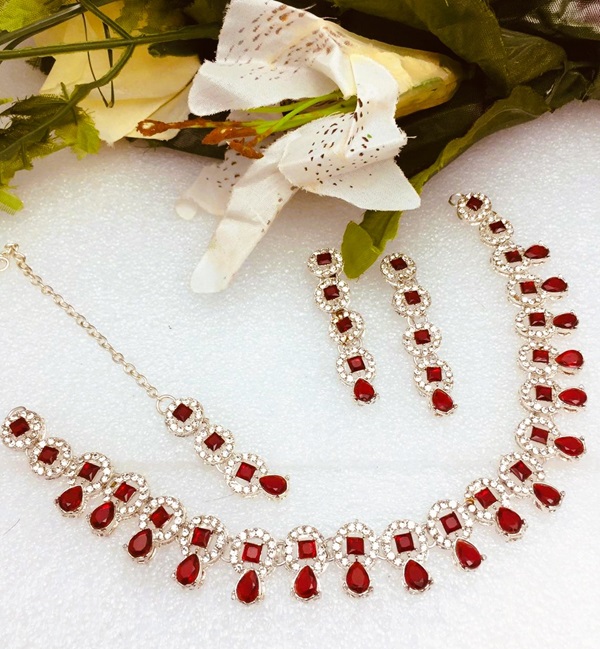 Stylish Maroon Zircon Necklace Jewelry Set with Earrings and Bindia (ZV:4821) Stylish Maroon Zircon Necklace Jewelry Set with Earrings and Bindia (ZV:4821)