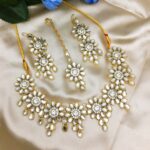 Beautiful Kundan Necklace Jewelry Set With Earrings and Bindia (ZV:5156)