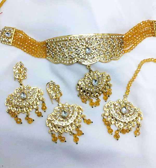 Golden Zircon Pearl Choker Necklace Jewelry Set with Earrings and Bindia (ZV:5337)