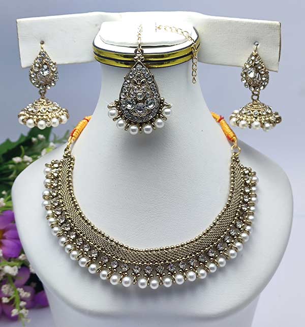 best necklace online in pakistan for girls
