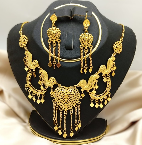 Golden Necklace Set with Earrings (ZV:8280)