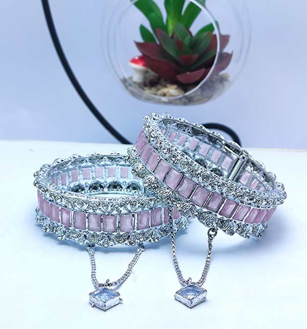 Luxurious Zircon Openable KARA Luxurious Zircon Openable KARA