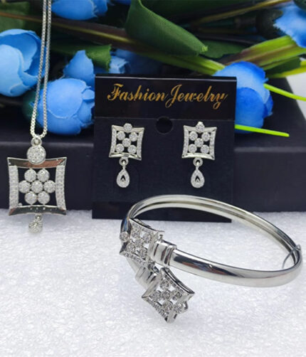 Amazon.com: Beads Bangle Bracelet Friendship Bracelet Women Charm Bracelets  Decoration Bracelet for Diamond Jewelry Sky Bracelets Boy Girl's Xmas Gifts  Wrap Jewelry (Gold, One Size) : Toys & Games