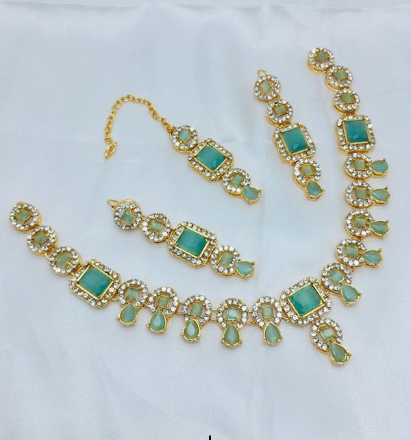 Elegant Zircon & Stone Necklace Jewelry Set with Earrings and Teeka (ZV:19498)