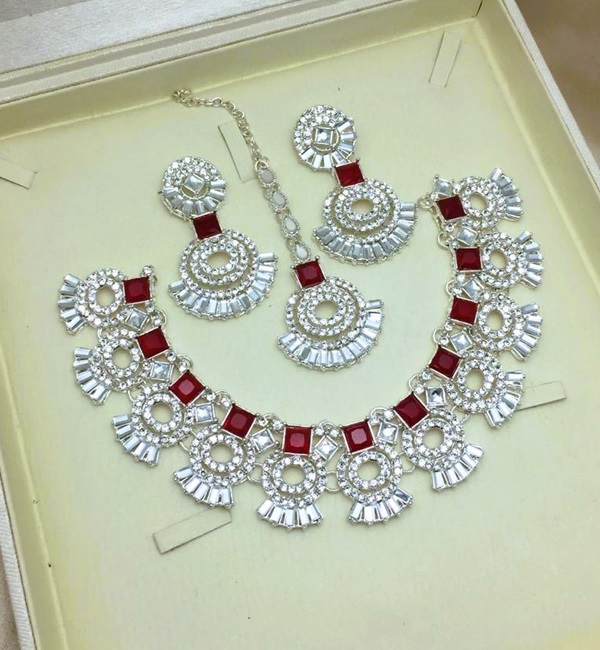 Silver Maroon Zircon Mirror Necklace Jewelry Set with Earrings and Teeka (ZV:21280) Silver Maroon Zircon Mirror Necklace Jewelry Set with Earrings and Teeka (ZV:21280)