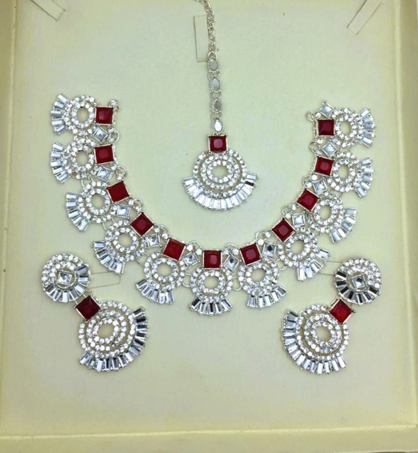 Silver Maroon Zircon Mirror Necklace Jewelry Set with Earrings and Teeka (ZV:21280) Silver Maroon Zircon Mirror Necklace Jewelry Set with Earrings and Teeka (ZV:21280)