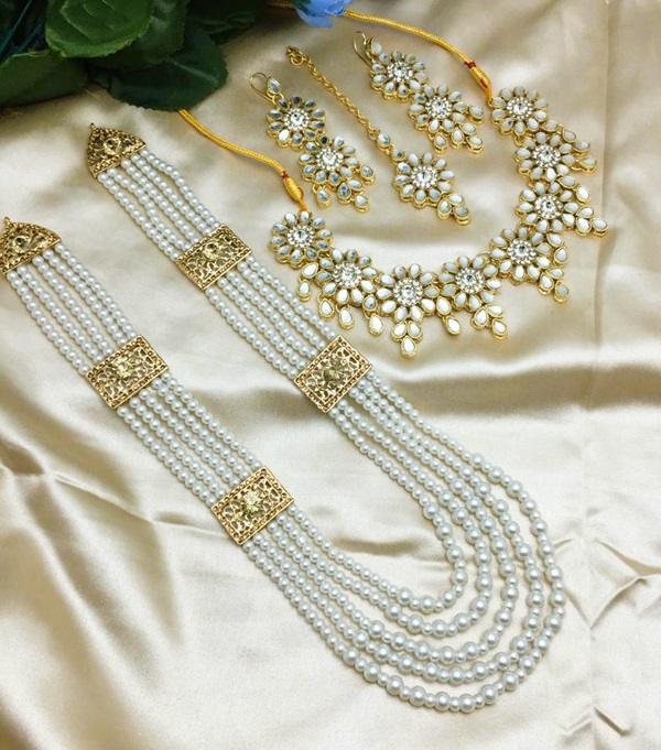 Mala Kundan Necklace Jewelry Set with Earrings and Matha Patti (ZV:21369)