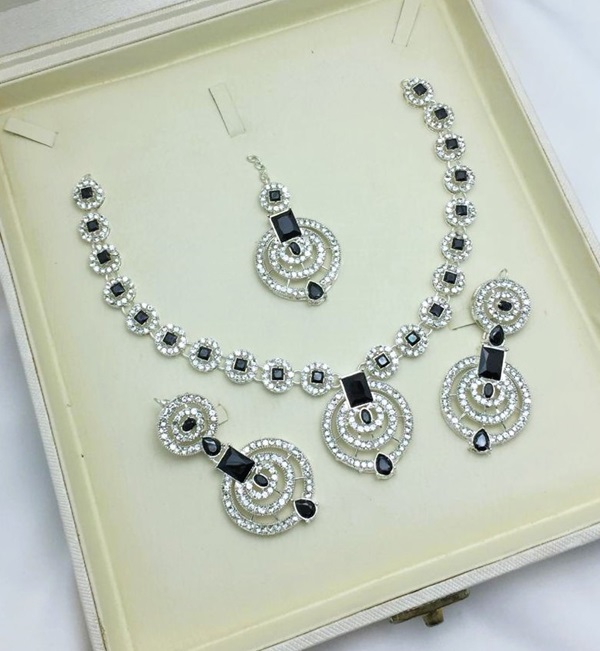 Silver Black Zircon Stone Necklace Jewelry Set with Earrings and Bindia (ZV:21235)