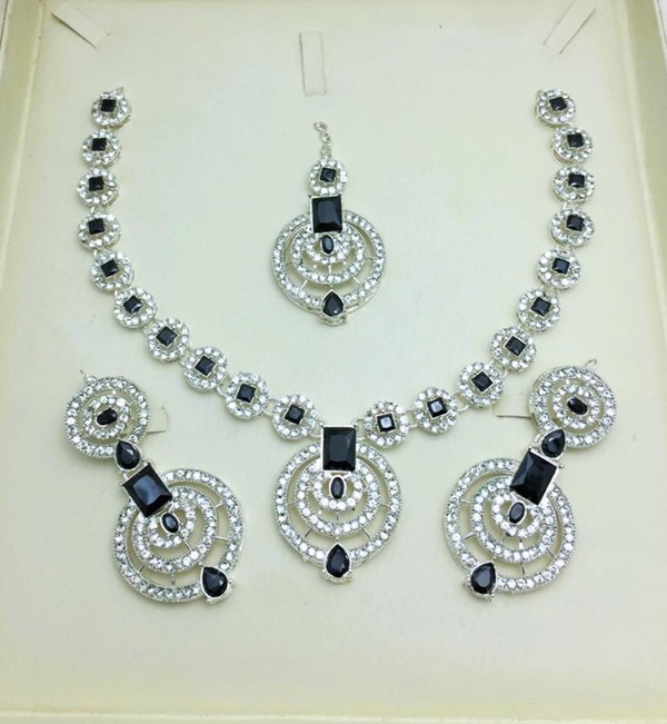 Silver Black Zircon Stone Necklace Jewelry Set with Earrings and Bindia (ZV:21235)