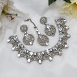 Zircon Farshi Kundan Necklace Jewelry Set With Long Earrings and Tika