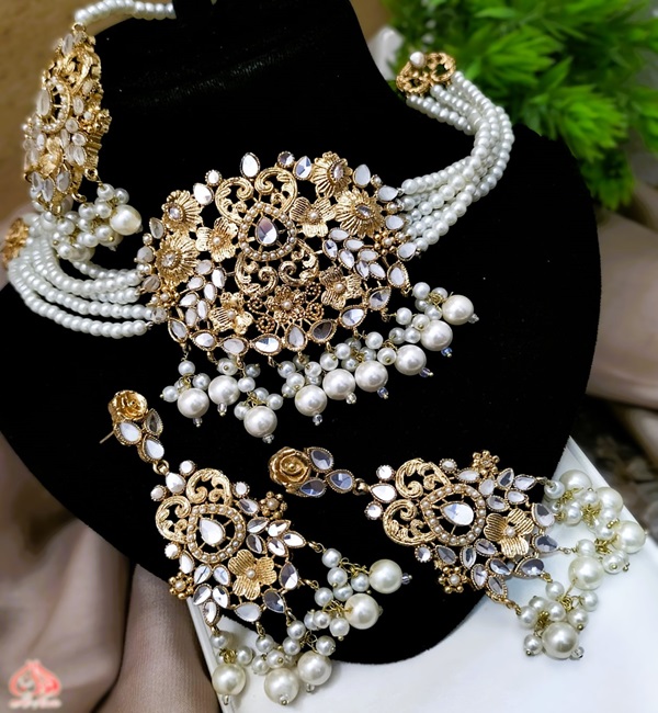 Egyptian Farshi Kundan Gajra Choker Set with Long Earrings and Tika (ZV:24509)