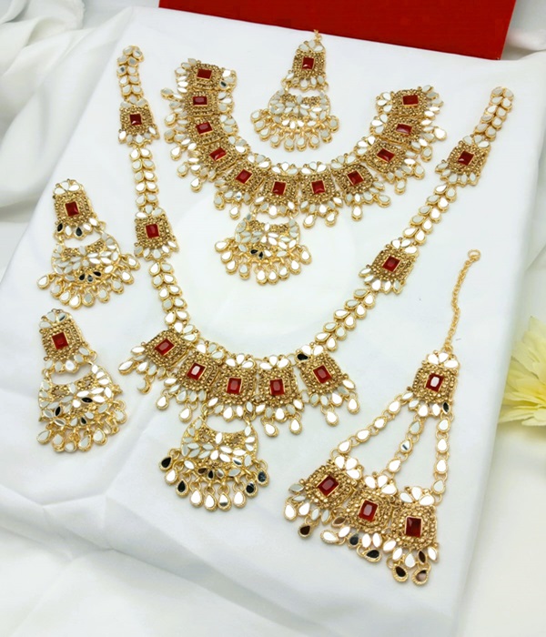 Beautiful Golden Maroon Bridal Necklace Set with Earrings, Bindia and Jhumar (ZV:25686) Beautiful Golden Maroon Bridal Necklace Set with Earrings, Bindia and Jhumar (ZV:25686)