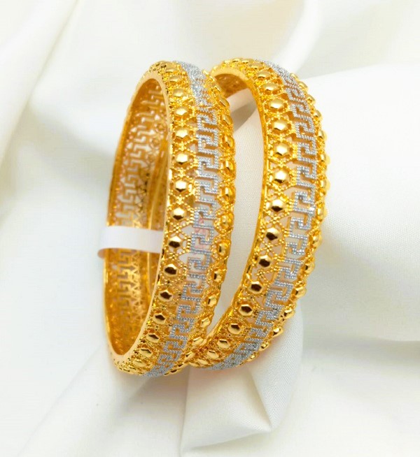 Two Tone Dubia Style Polished Printed Bangles Set (ZV:27538)