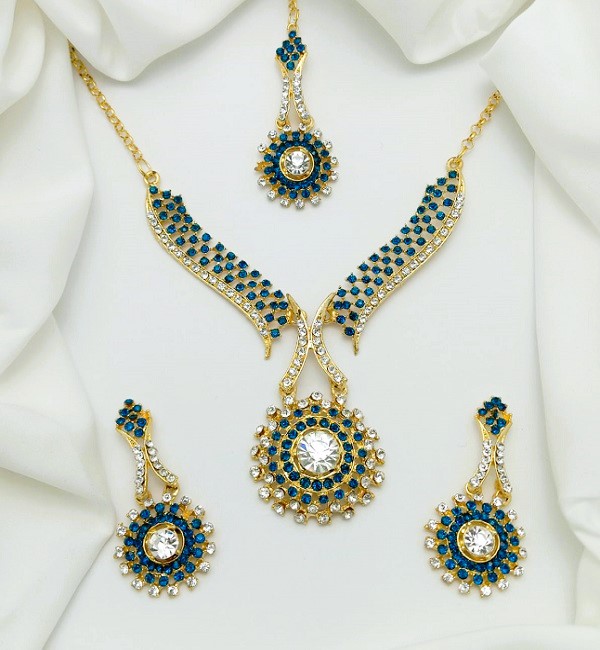 Indian White and Blue Zircon Necklace Set with Earrings and Tika (ZV:28921)