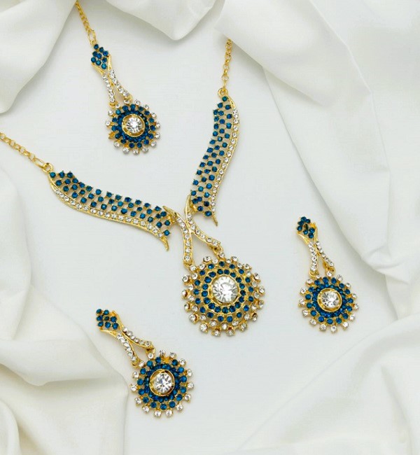Indian White and Blue Zircon Necklace Set with Earrings and Tika (ZV:28921)