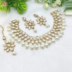 Beautiful Farshiya Kundun Gajra Choker Set With Earrings and Tika (ZV:28421)