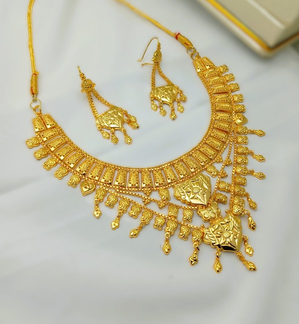 Traditional Gold Plated Bridal Necklace Set with Earrings (ZV:28461) Traditional Gold Plated Bridal Necklace Set with Earrings (ZV:28461)