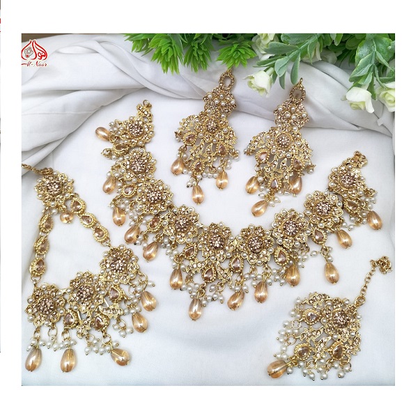 Elegant Gajra Bridal Necklace Set with Earrings, Tika & Jhumar (ZV:28777)