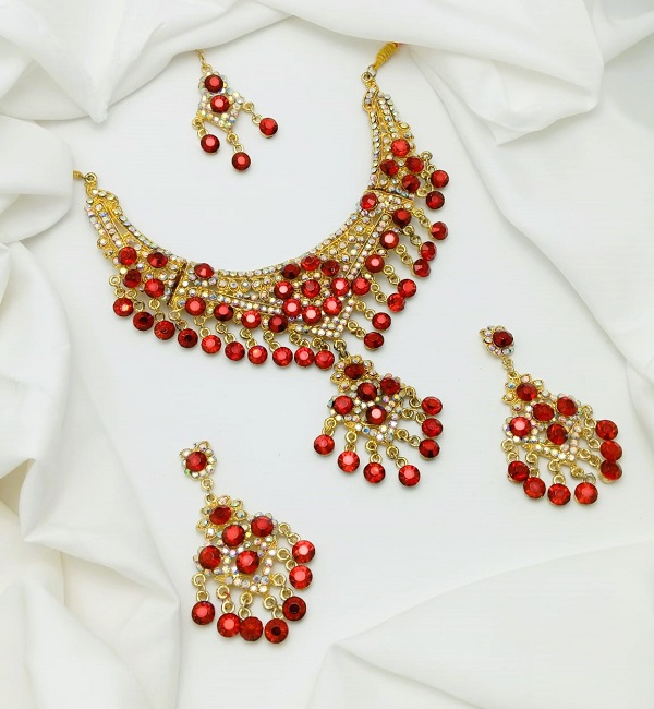 Indian Wedding Maroon & White Necklace Set with Earrings and Bindia (ZV:29007)