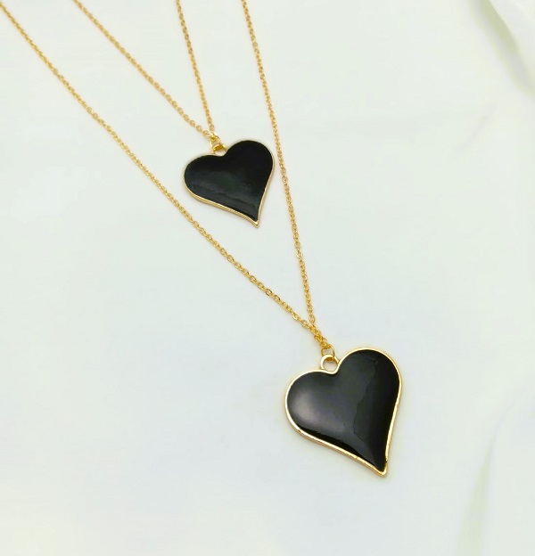 Gold Double Layered Black Heart Chain Locket For Girls (ZV:29391) Gold Double Layered Black Heart Chain Locket For Girls (ZV:29391)