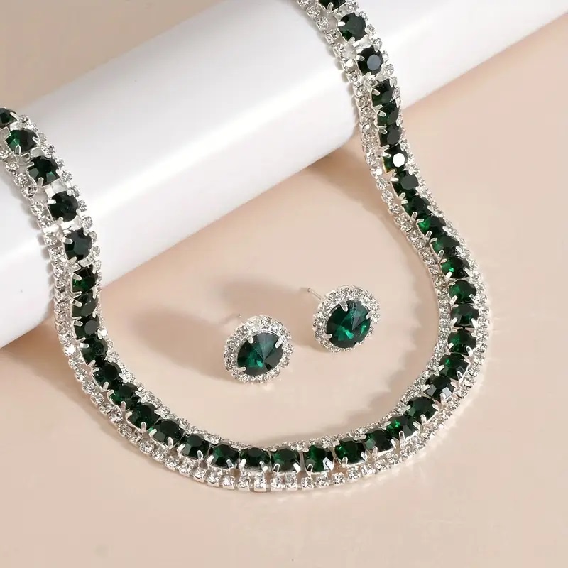 Stylish Emerald Green Zircon Necklace Set With Earrings (ZV:29565) Stylish Emerald Green Zircon Necklace Set With Earrings (ZV:29565)