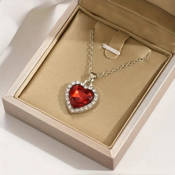 Stylish Heart Shaped Gemstone Pendant Necklaces Set (ZV:30694) Stylish Heart Shaped Gemstone Pendant Necklaces Set (ZV:30694)