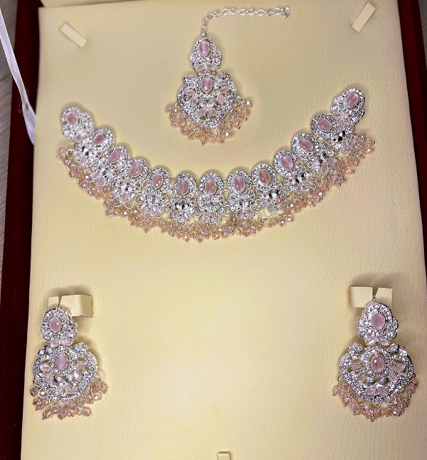 Kundan Gajra Silver Pink Necklace Set with Earrings and Tika (ZV:32994) Kundan Gajra Silver Pink Necklace Set with Earrings and Tika (ZV:32994)