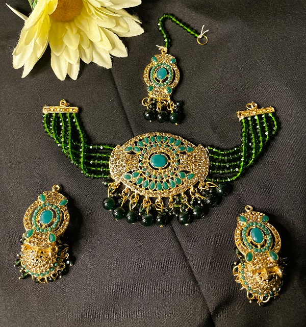 Wedding Farshi Kundun Stone Choker Set with Earrings and Bindia (ZV:32930)