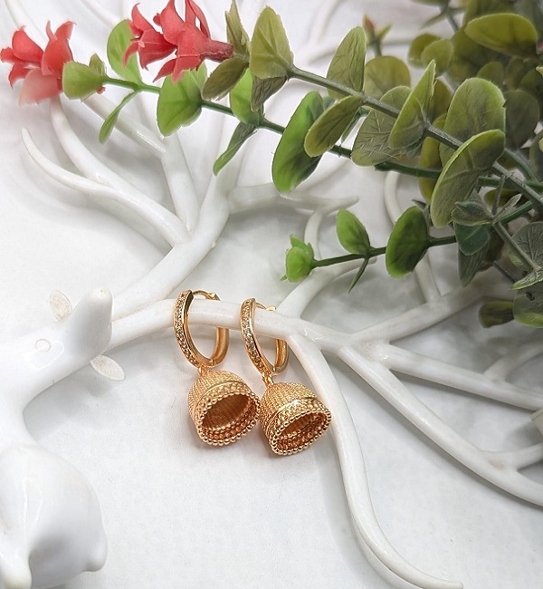 Traditional Pakistani Elegant Gold Plated Zircon Jhumka Drop Earrings (ZV:141148)