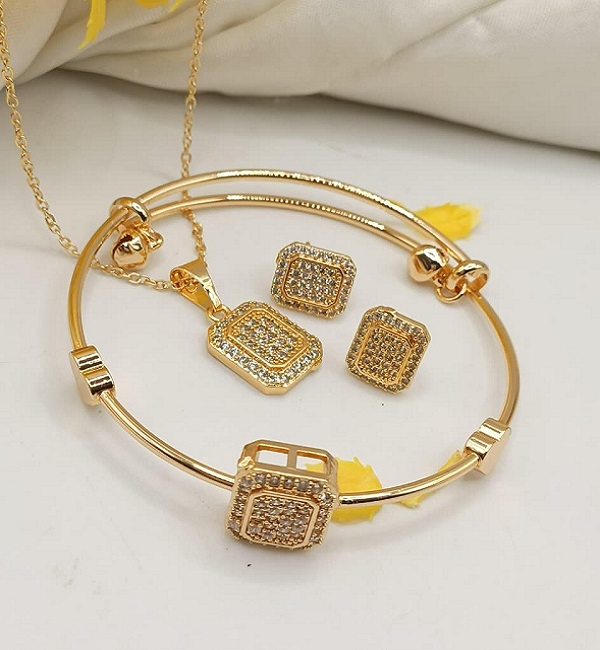 Luxury Gold Plated Zircon Combo Jewelry Set (ZV:141160) Luxury Gold Plated Zircon Combo Jewelry Set (ZV:141160)