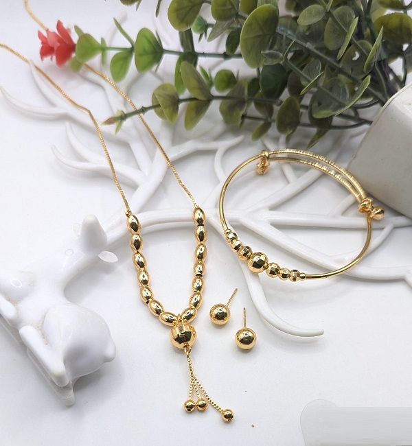 Stylish Gold Plated Pendant Combo Gift Set (ZV:141179)