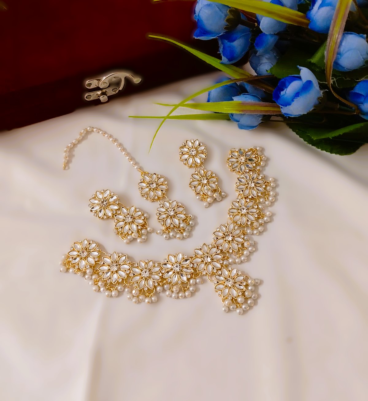 Luxury Pearl & Kundan Floral Bridal Necklace Jewelry Set (ZV:141200) Luxury Pearl & Kundan Floral Bridal Necklace Jewelry Set (ZV:141200)
