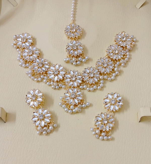 Luxury Pearl & Kundan Floral Bridal Necklace Jewelry Set (ZV:141200) Luxury Pearl & Kundan Floral Bridal Necklace Jewelry Set (ZV:141200)