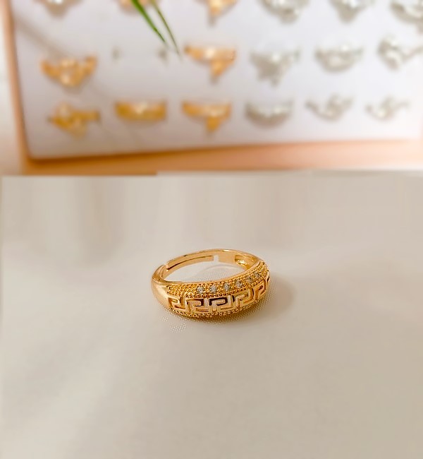 Elegant Gold Plated Adjustable Zircon Ring For Party & Daily Wear (ZV:141210) Elegant Gold Plated Adjustable Zircon Ring For Party & Daily Wear (ZV:141210)