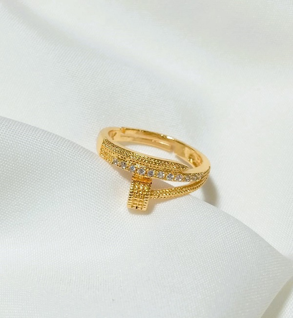 Stylish Gold Plated Adjustable Zircon Ring (ZV:141228) Stylish Gold Plated Adjustable Zircon Ring (ZV:141228)