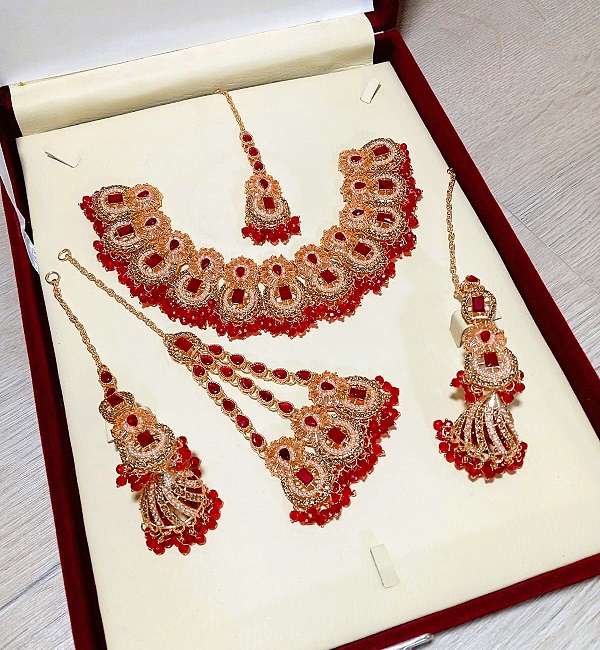 Luxury Bridal Maroon Zircon Wedding Necklace Jewelry Set , Earrings & Maang Tikka for Bride (ZV:141133)