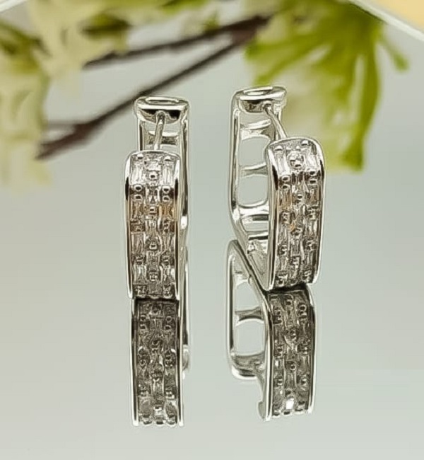 Sparkling 925 Sterling Silver Huggie Hoop Earrings (ZV:141306)