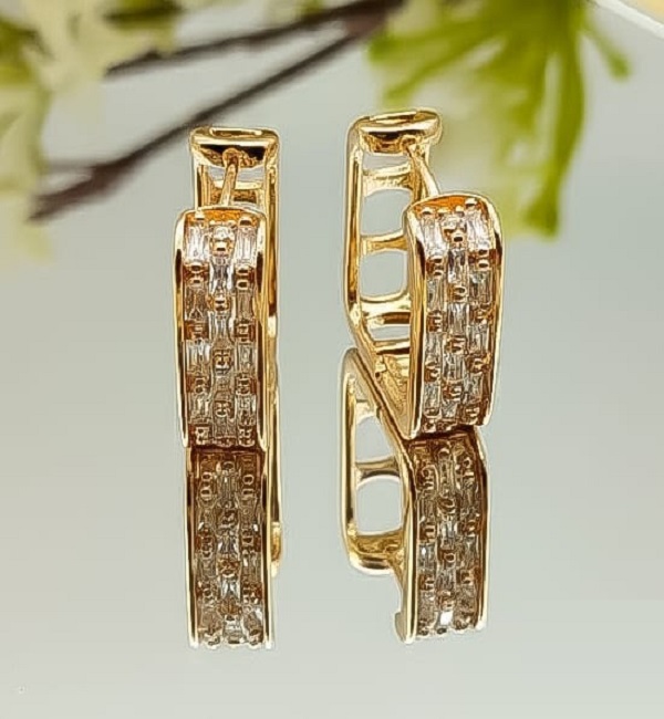 Premium Gold Finish Cubic Zirconia Hoop Earrings (ZV:141310)