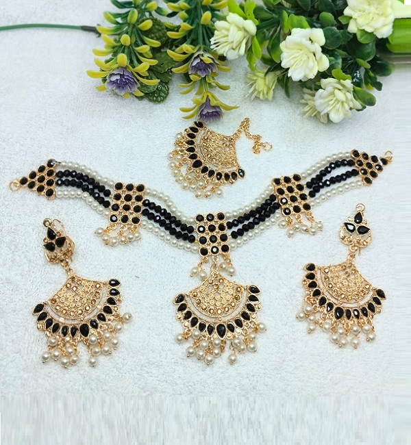 Pearl Beaded Black & Gold Choker Necklace Set with Earrings & Maang Tikka (ZV:141324)