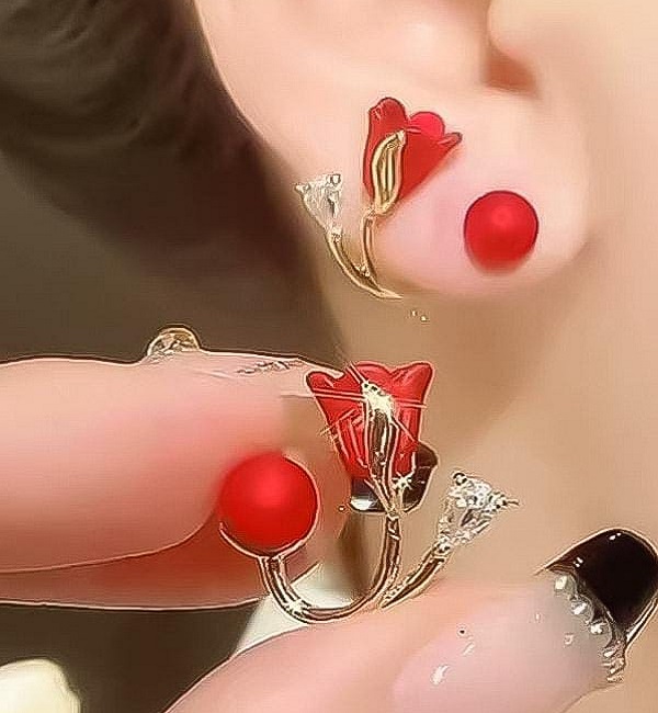 Elegant Red Rose Stud Earrings with Pearl Accent (ZV:141461)